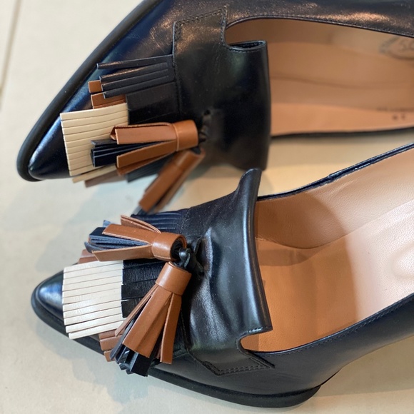 Todds dark blue-black high heel shoe with tri-color tassel. Size 39 EU - Picture 2 of 6